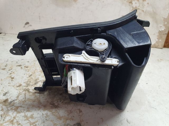 bontott VW GOLF V Első Hamutartó