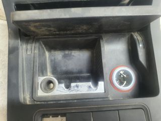 bontott VW GOLF V Első Hamutartó