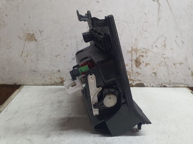 bontott VW GOLF V Első Hamutartó