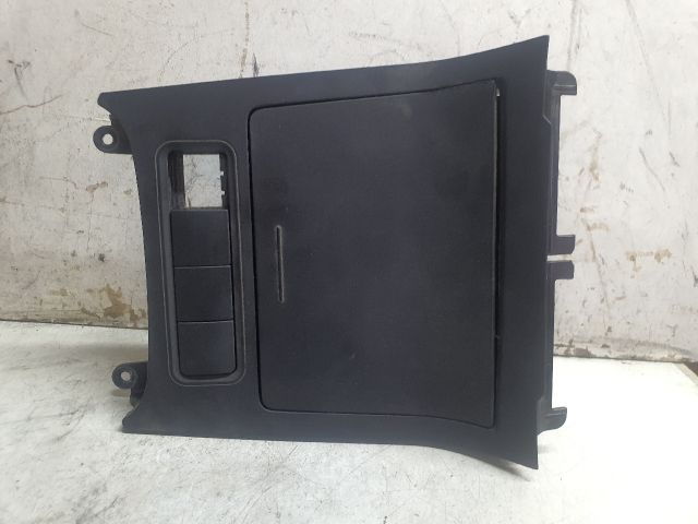 bontott VW GOLF V Első Hamutartó