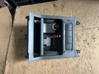 bontott VW GOLF V Első Hamutartó