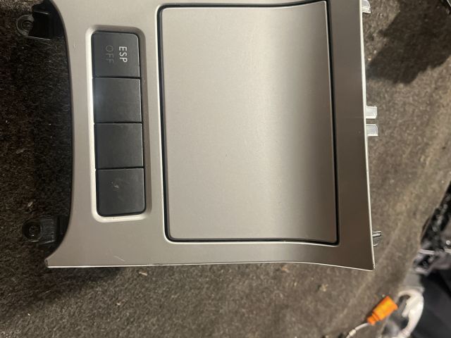 bontott VW GOLF V Első Hamutartó