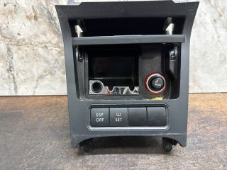 bontott VW GOLF V Első Hamutartó