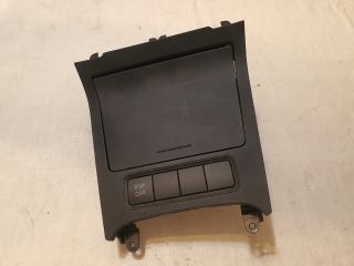 bontott VW GOLF V Első Hamutartó