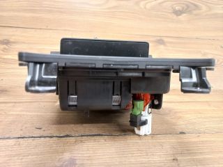 bontott VW GOLF V Első Hamutartó