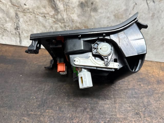 bontott VW GOLF V Első Hamutartó