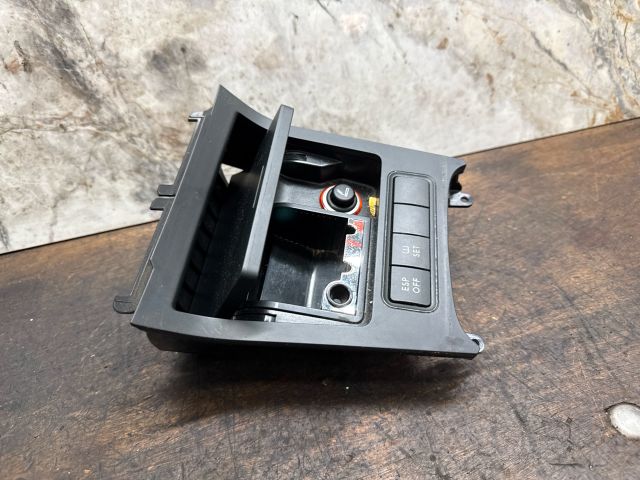 bontott VW GOLF V Első Hamutartó