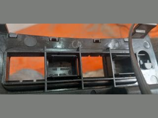 bontott VW GOLF V Első Hamutartó