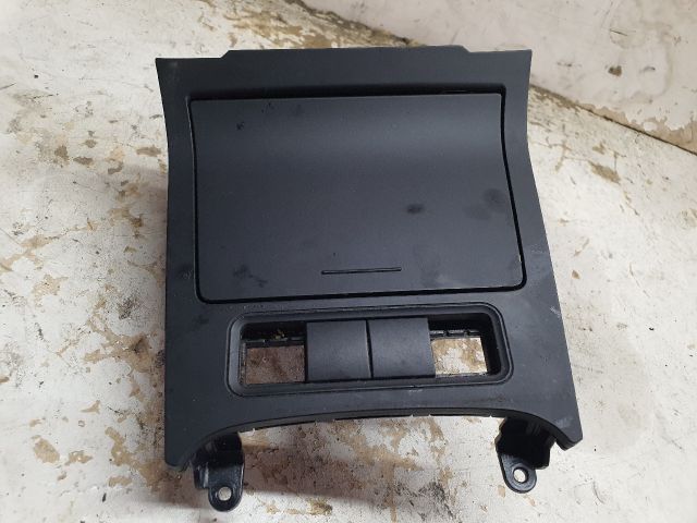 bontott VW GOLF V Első Hamutartó