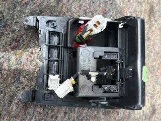 bontott VW GOLF V Első Hamutartó