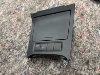 bontott VW GOLF V Első Hamutartó