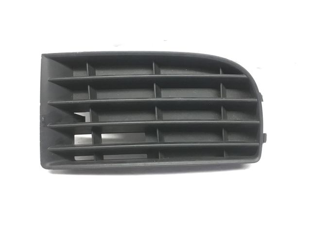 bontott VW GOLF V Első Lökhárító Bal Díszrács