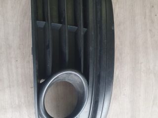 bontott VW GOLF V Első Lökhárító Bal Díszrács