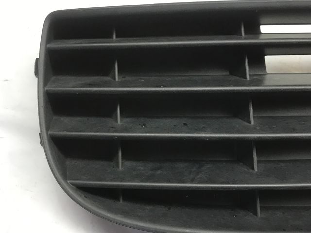 bontott VW GOLF V Első Lökhárító Bal Díszrács