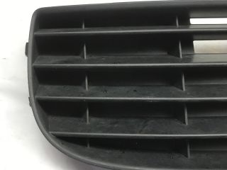 bontott VW GOLF V Első Lökhárító Bal Díszrács