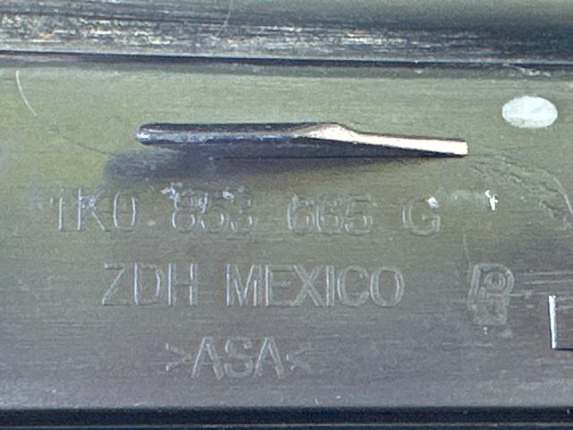 bontott VW GOLF V Első Lökhárító Bal Díszrács