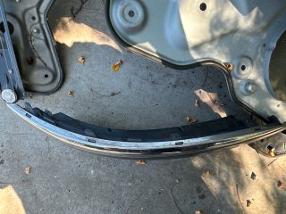 bontott VW GOLF V Első Lökhárító Jobb Díszrács