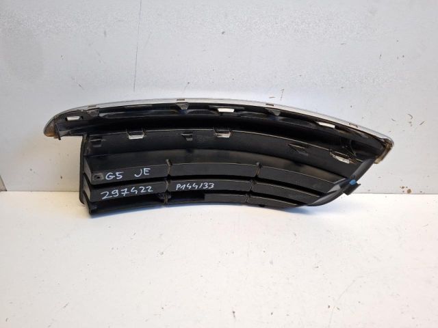 bontott VW GOLF V Első Lökhárító Jobb Díszrács