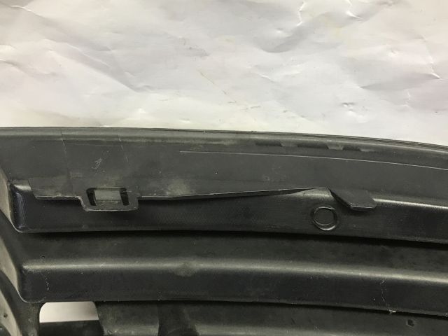 bontott VW GOLF V Első Lökhárító Jobb Díszrács