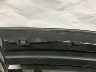 bontott VW GOLF V Első Lökhárító Jobb Díszrács