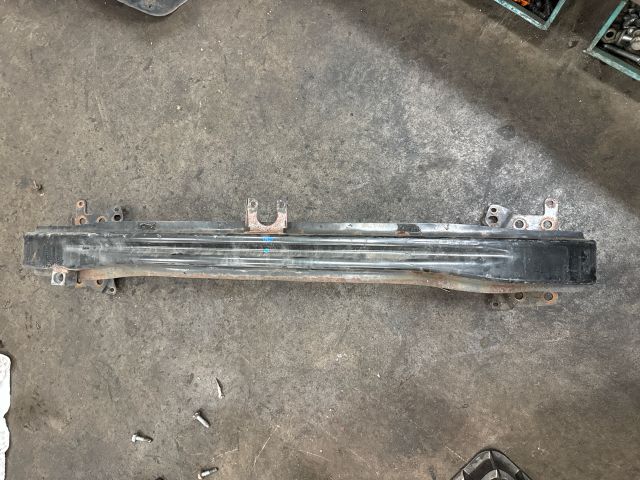 bontott VW GOLF V Első Lökhárító Merevítő (Fém)