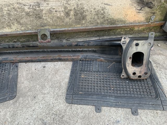 bontott VW GOLF V Első Lökhárító Merevítő (Fém)