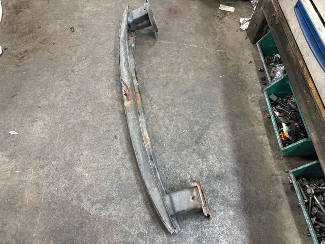 bontott VW GOLF V Első Lökhárító Merevítő (Fém)