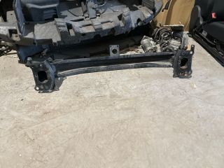 bontott VW GOLF V Első Lökhárító Merevítő (Fém)