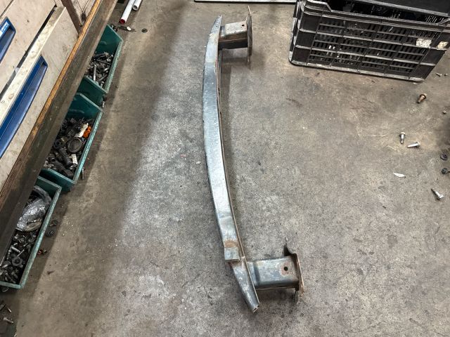 bontott VW GOLF V Első Lökhárító Merevítő (Fém)