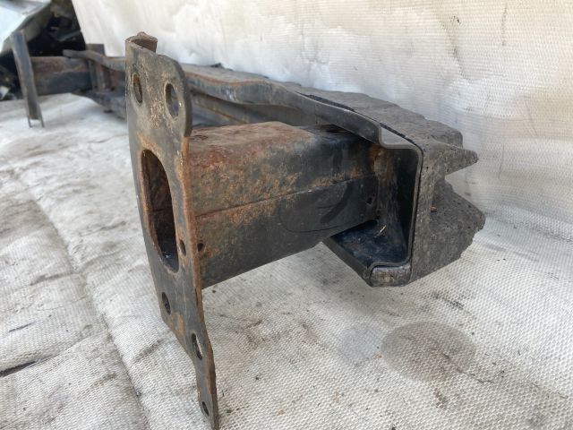 bontott VW GOLF V Első Lökhárító Merevítő (Fém)