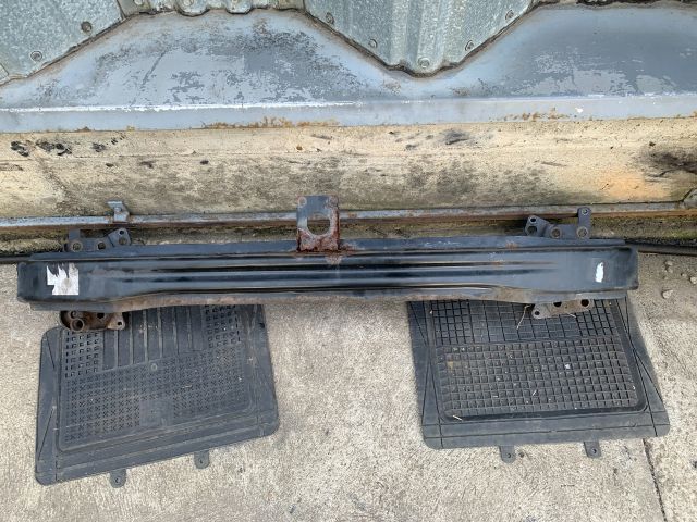 bontott VW GOLF V Első Lökhárító Merevítő (Fém)