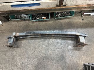 bontott VW GOLF V Első Lökhárító Merevítő (Fém)