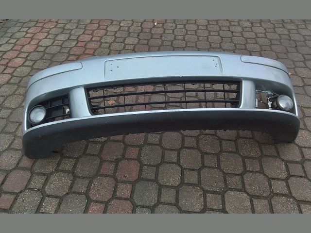 bontott VW GOLF V Első Lökhárító (Részeivel)