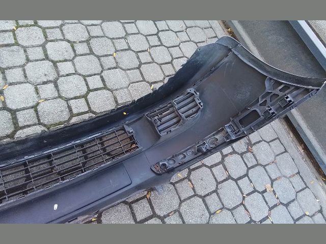 bontott VW GOLF V Első Lökhárító (Részeivel)