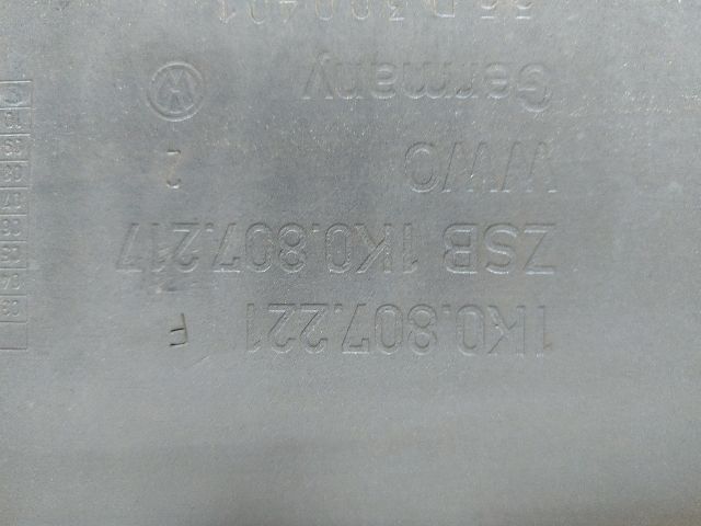 bontott VW GOLF V Első Lökhárító (Részeivel)