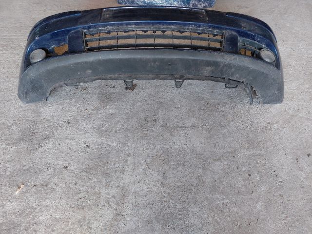 bontott VW GOLF V Első Lökhárító (Részeivel)