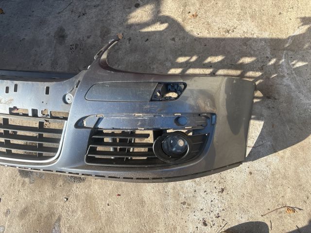 bontott VW GOLF V Első Lökhárító (Részeivel)