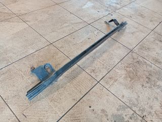 bontott VW GOLF V Első Lökhárító Tartó Felső