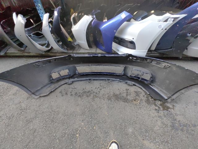 bontott VW GOLF V Első Lökhárító (Üresen)