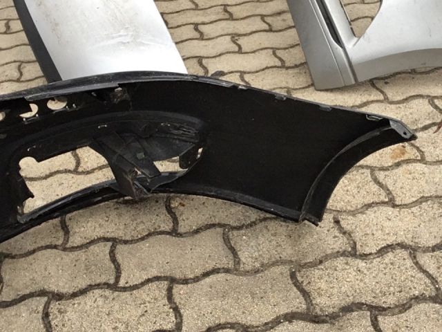 bontott VW GOLF V Első Lökhárító (Üresen)