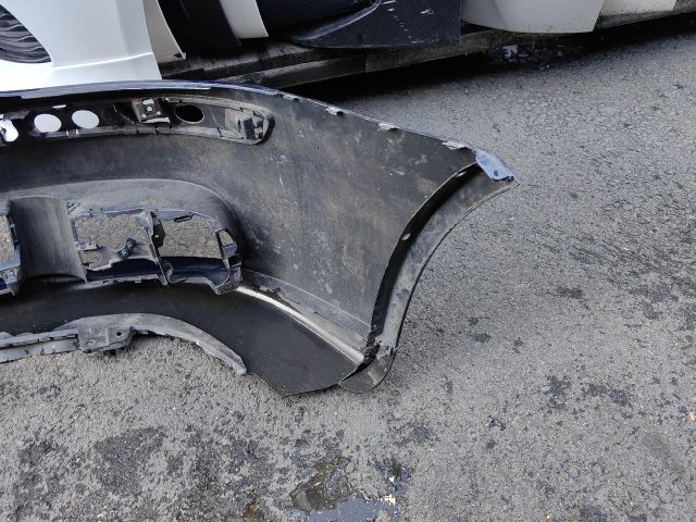 bontott VW GOLF V Első Lökhárító (Üresen)