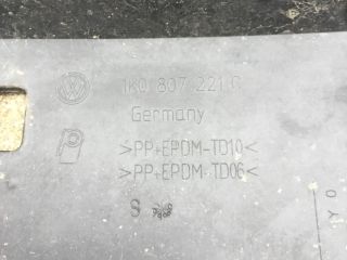 bontott VW GOLF V Első Lökhárító (Üresen)