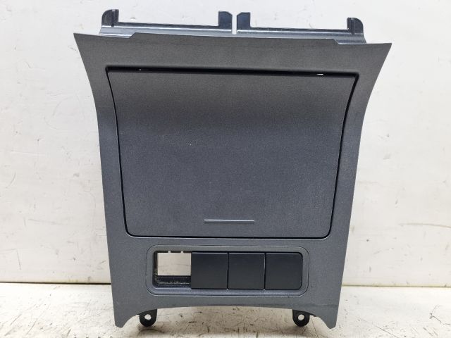 bontott VW GOLF V Első Tároló Rekesz