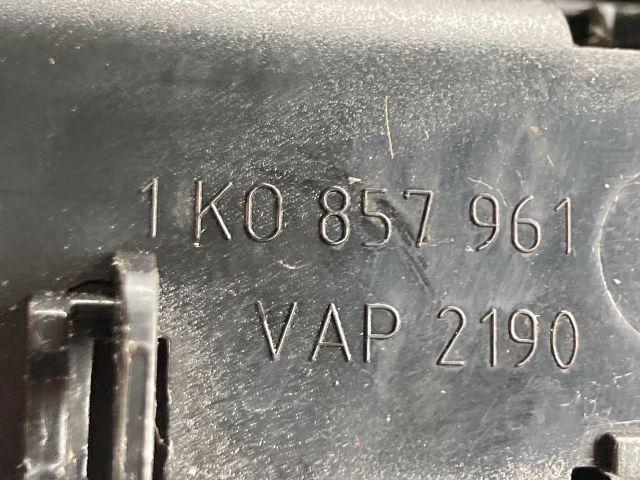 bontott VW GOLF V Első Tároló Rekesz