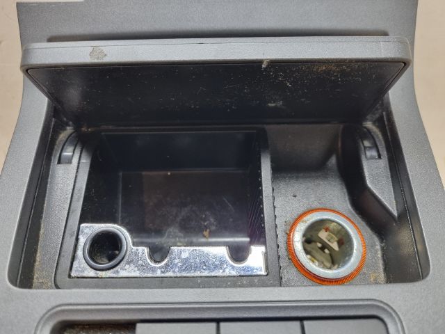 bontott VW GOLF V Első Tároló Rekesz