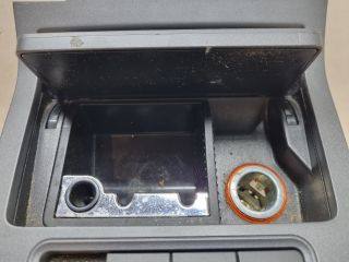 bontott VW GOLF V Első Tároló Rekesz