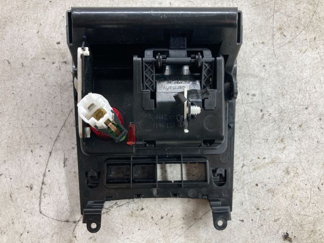 bontott VW GOLF V Első Tároló Rekesz