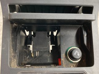 bontott VW GOLF V Első Tároló Rekesz