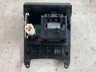 bontott VW GOLF V Első Tároló Rekesz