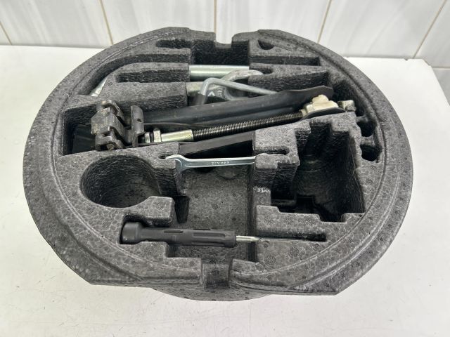 bontott VW GOLF V Emelő